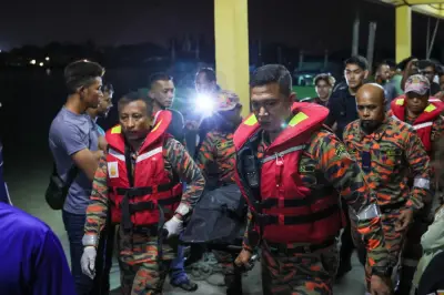 Bot pancing sotong karam di Kuala Terengganu, seorang maut