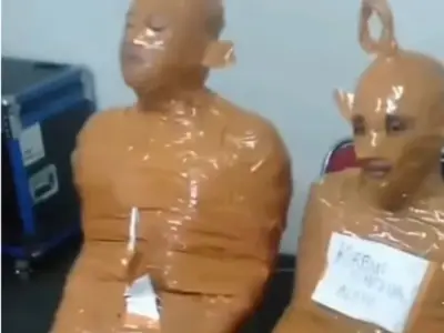 Bukan Perompak, Dua Lelaki Berbalut Lakban di Indonesia Sebenarnya Kreator Kandungan