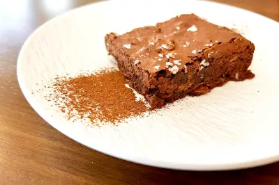 Cozone di Old Klang Road: Brownies garam laut, lampu croissant & zon selesa baharu