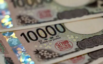 Dolar goyah serangan Iran baharu, yen jatuh kerana keraguan pencen