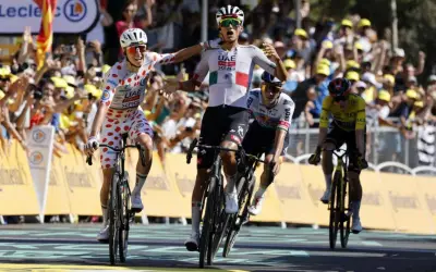 Isaac Del Toro juara peringkat kedua Tour de France, Pogacar naik ke tempat kedua