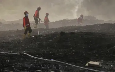 Kebakaran TPA Jatiwaringin Berjaya Dipadamkan Selepas Seminggu