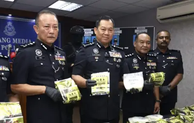 Kereta datuk jadi stor dadah: 8 ditahan termasuk remaja 16 tahun di JB