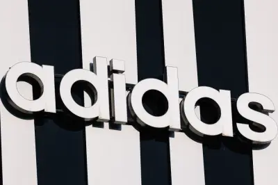 Kos Pemasaran Piala Dunia Pukul Keuntungan Adidas, Saham Merudum 17%
