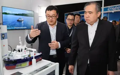 Malaysia berisiko ketinggalan jika kapasiti pelabuhan tidak diperluas, kata Loke