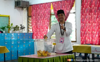 MB Johor Onn Hafiz undi di Machap, proses berjalan lancar