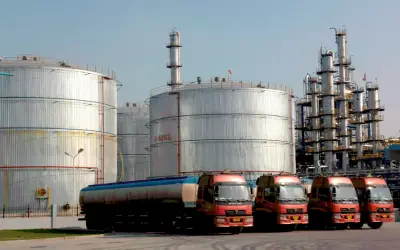 Minyak Cecah Paras Tertinggi Sebulan Ekoran Serangan AS-Iran di Hormuz