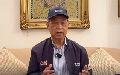 Muhyiddin rayu undi sebagai 'anak Johor' pada saat akhir kempen