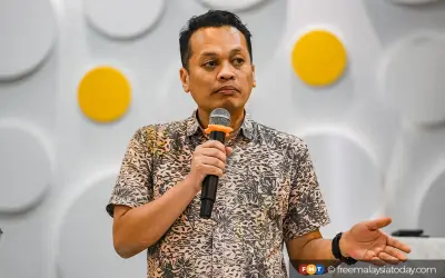 Nik Nazmi: Penyelidik IIUM kelihatan menentang reformasi KL dari awal