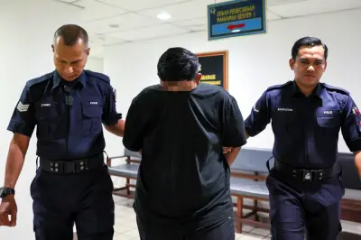 Pekerja Kedai Perkakasan di Terengganu Didakwa Rogol Adik Kandung, Mengaku Tidak Bersalah