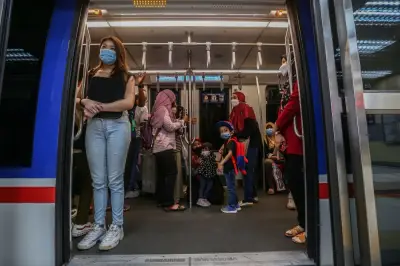 Pintu Keretapi Tersangkut Terbuka, Laluan Kelana Jaya Dihentikan