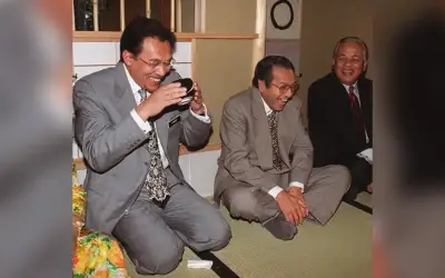 PM Anwar ucap selamat hari jadi ke-101 kepada Dr Mahathir