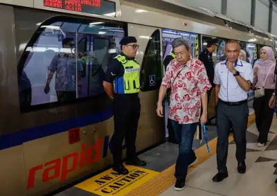 Sultan Selangor naik LRT3, kata Laluan Shah Alam patut siap lebih awal