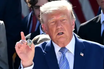 Trump: Aset Iran Dibekukan Digunakan Untuk Bayar Kerugian Kapal Teluk