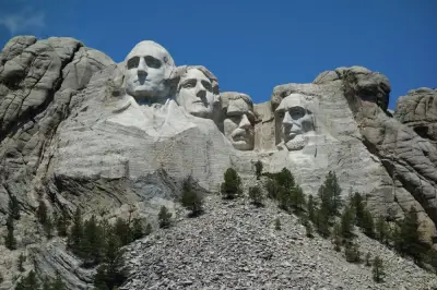 Trump mulakan hujung minggu ulang tahun ke-250 AS di Mount Rushmore