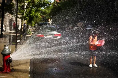 Warga New York Buka Pili Bomba Sejuk-Badan Ketika Indeks Haba 43°C