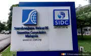 3 beradik didakwa 8 pertuduhan pasaran modal tanpa lesen