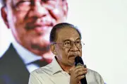 Anwar masih belum terima taklimat isu DAP Melaka, kata pimpinan PH akan ambil tindakan
