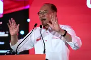 Anwar nafi beli BMW mewah, tegaskan ia milik kerajaan