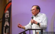 Anwar tegur Johor lembab bina rumah mampu milik, isyarat elaun pelajar Tingkatan 6