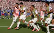 AS tuan rumah tewaskan Bosnia 2-0, mara ke pusingan 16 Piala Dunia