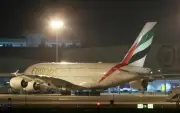 Emirates A380 terpaksa mendarat di Hangzhou, penumpang terperangkap 17 jam