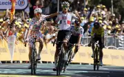 Isaac Del Toro juara peringkat kedua Tour de France, Pogacar naik ke tempat kedua
