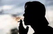 Kembalinya Gaya Hidup Merokok dalam Budaya Pop Meskipun Amaran Kesihatan