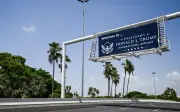 Lapangan Terbang Florida Ditukar Nama Kepada 'Trump'