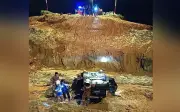 Lima warga China cedera kereta terjunam ke dalam gaung di Machang