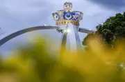 Media berkumpul di Istana Bukit Serene, nama Menteri Besar Johor masih rahsia