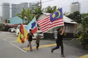 Miti yakin Sabah, Sarawak tarik pelaburan berkualiti menerusi industri hiliran dan taman perindustrian strategik