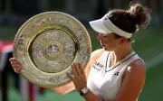 Noskova raih gelaran Wimbledon pertama selepas kalahkan Muchova dalam final dramatik
