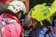 Pasukan Penyelamat Gali Terowong 3 Meter Selamatkan Pengawal Keselamatan Venezuela 8 Hari Selepas Gempa