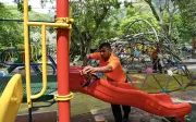Pekerja asing jaga taman kita, tetapi perut mereka kosong