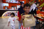 Pengasas Muiz Hot Chicken raih RM45 juta, sasar Brunei dan Singapura