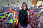 Pengusaha di Kelantan hasilkan reben Jalur Gemilang buatan tangan sambut Bulan Kebangsaan