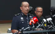 Penjawat awam antara 8 diberkas sindiket seludup senjata api