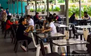 Pusat Pemikir Kesihatan Gesa Air Minum Percuma Diwajibkan di Premis Makanan