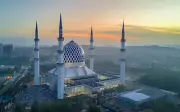 Sultan Selangor tidak perkenan solat Jumaat di pusat beli-belah buat masa ini