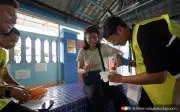 Wanita sakit kaki dibenar mengundi di luar saluran di Johor Bahru