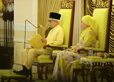 Tuanku Muhriz titah wakil rakyat utamakan rakyat atas politik