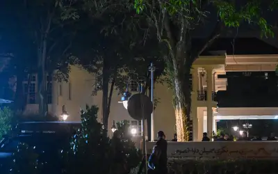 Zahid tiba di Istana Hinggap untuk menghadap Tuanku Muhriz