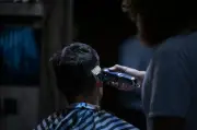 Lebih Daripada Sekadar Potongan Rambut: Nostalgia Kedai Cukur India